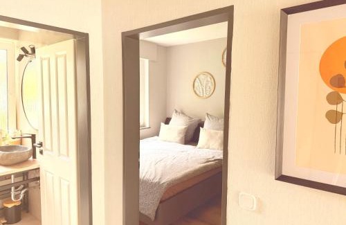 Heppens Apartment | Wilhelmines Hafenliebe am Brommygrünpark mit Balkon, Netflix, & Privatparkplatz