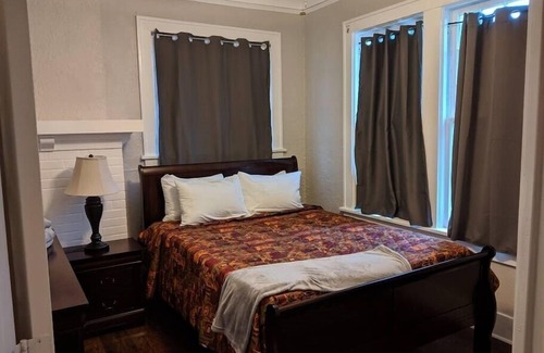 Vollintine-Evergreen Apartment | Willett 1 Adorable Two bedroom