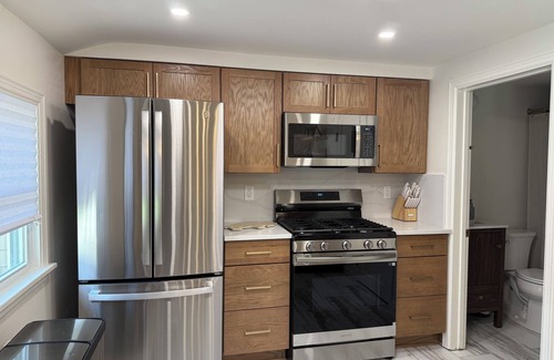 Williamsville House | Williamsville Village Mid-Century Modern Bungalow 2-bedroom house New Remodeled