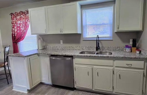 Radcliff Apartment | Willie & Barbara's Place