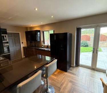 Hoylandswaine House | Willow falls