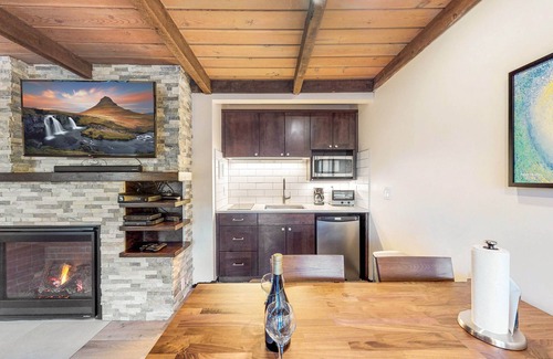 Snowmass Village Condo | Willows - CoralTree Residence Collection