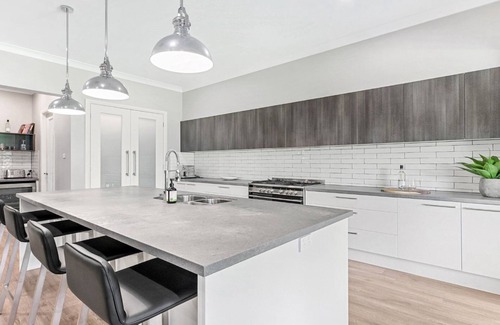 Pokolbin House | WILLOWS GREEN - THE VINTAGE HOLIDAY HOUSES