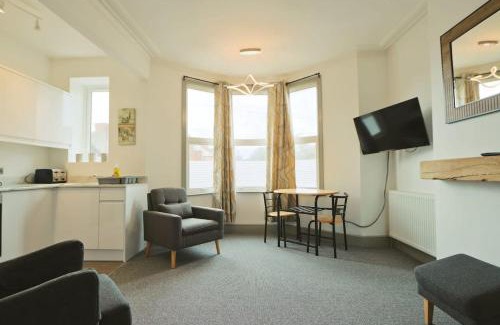 Brislington Apartment | Winchester two bedroom property in Brislington