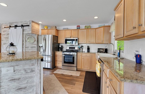 New Era Cottage | Wind Chime Cottage: Family Fun and Lakefront Comfort, Year-Round!