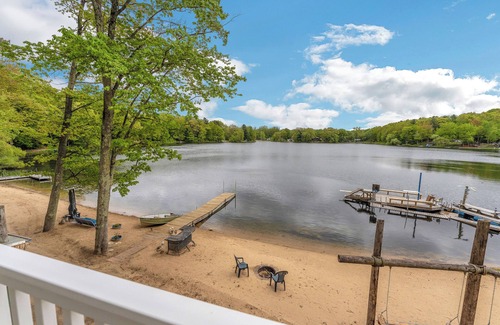 New Era Cottage | Wind Chime Cottage: Family Fun and Lakefront Comfort, Year-Round!