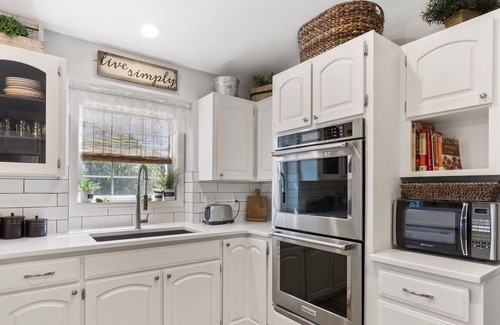 Windsor House | Windsor Dwelling 5 bedroom Cozy Country Living Feel