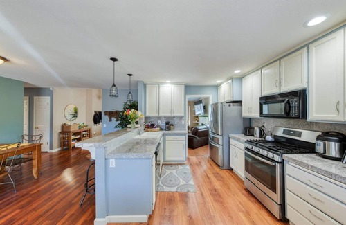 Santa Rosa House | Wine Country Retreat with EV CHARGING onsite