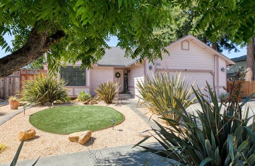 Santa Rosa House | Wine Country Retreat with EV CHARGING onsite