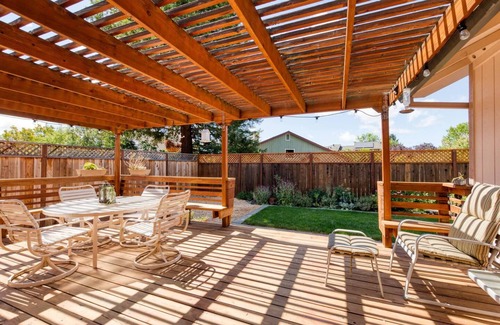 Santa Rosa House | Wine Country Retreat with EV CHARGING onsite