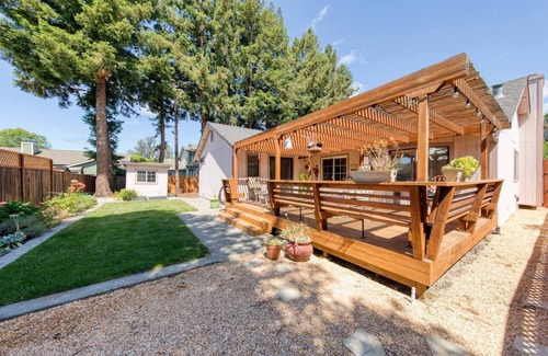 Santa Rosa House | Wine Country Retreat with EV CHARGING onsite