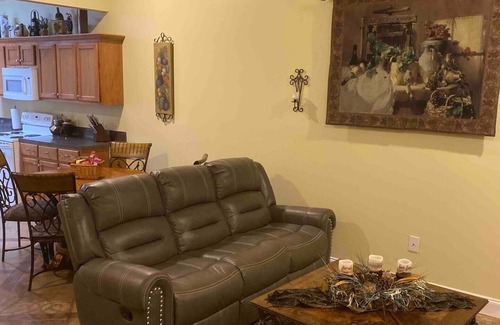 Ponchatoula House | “Wine Down” in our beautiful wine themed townhome.nn