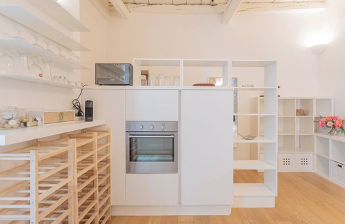 Como City Centre Apartment | Wine Not Apartment in Como City Centre by Rent all Como