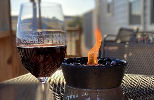 Johnson City Cabin | Wine Road Ranch Retreat Free LV2 EV charging, Starlink WiFi, fire pit, deck