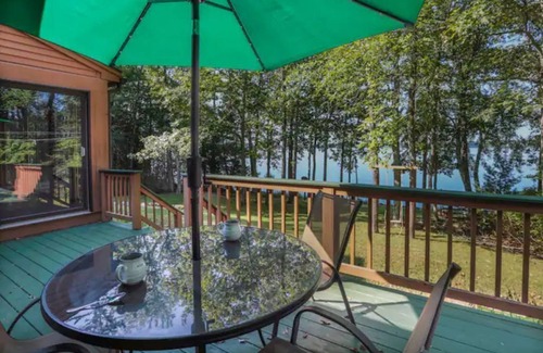 Unity House | Winnecook Lake House