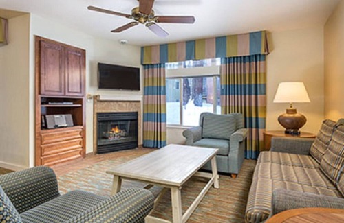 Round Hill Village Condo | Winter Holiday Week in Tahoe 5-star Resort 2BR/2BA Condo, sleeps 6
