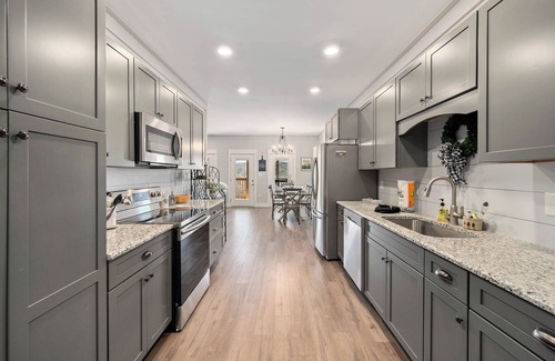 Chalet Village North Ski Chalet | Winter Sale Beautiful Mt View atop ChaletVillage HotTub GameRm Pets Sleeps10