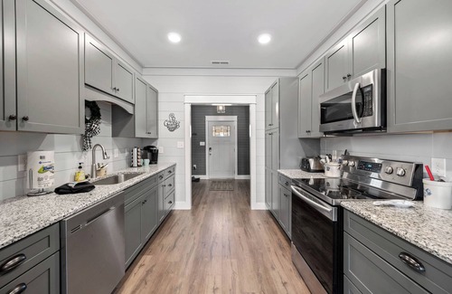 Chalet Village North Ski Chalet | Winter Sale Beautiful Mt View atop ChaletVillage HotTub GameRm Pets Sleeps10