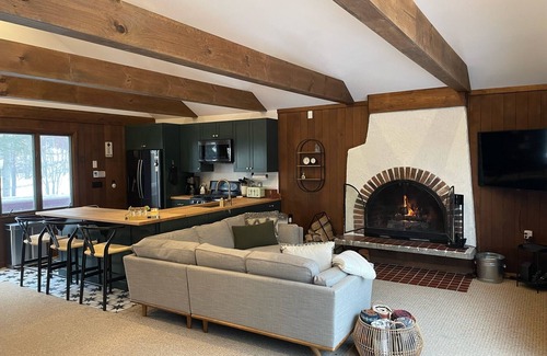 Stratton Mountain Ski Chalet | Winterfell chalet - quiet, relaxing & private with Stratton on your doorstep.