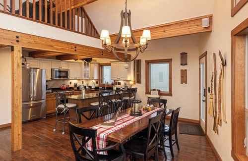 Nellysford House | Wintergreen Retreat - bespoke luxury post & beam home on Devils Knob loop