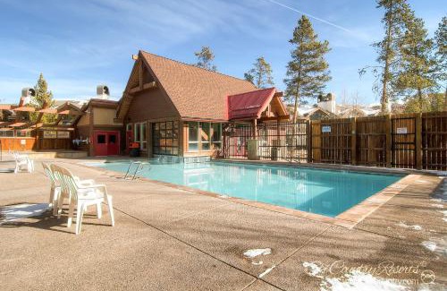Four O'Clock House | Winterpoint 4 by Ski Country Resorts