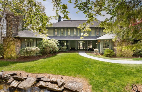 Fairview House | Wintersun. A World Class Private Estate Atop A Mountain 15 min from Asheville