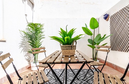 El Molinillo Apartment | WintowinRentals Fabulous, WIFI and Free Parking.