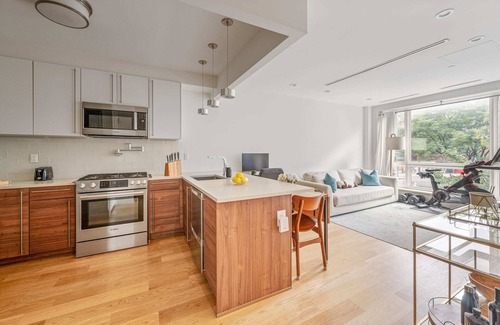 Williamsburg Condo | Withers by Rove Travel | 1BR Williamsburg Apt