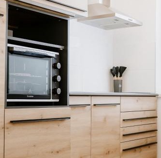 Wolfsburg Apartment | Wohlfühlapartment, Parkplatz, Boxspringbetten, Massagesessel, Nespresso, 1Gbit LAN & WIFI, Innenstadt
