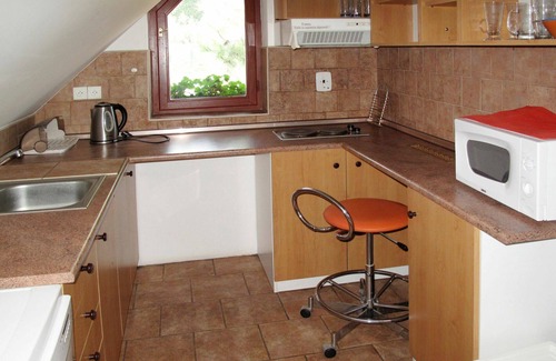 Uhlejov Villa | Wonderful private villa for 22 people with WIFI, private pool, TV, patio and pets allowed