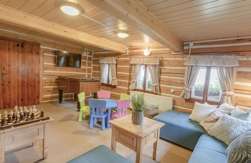 Pec pod Snezkou House | Wonderful private villa for 23 guests with WIFI, TV, terrace, pets allowed and panoramic view