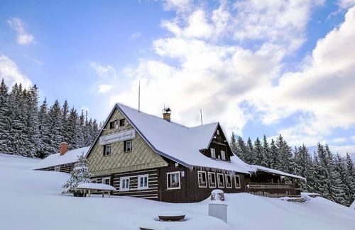 Pec pod Snezkou House | Wonderful private villa for 23 guests with WIFI, TV, terrace, pets allowed and panoramic view