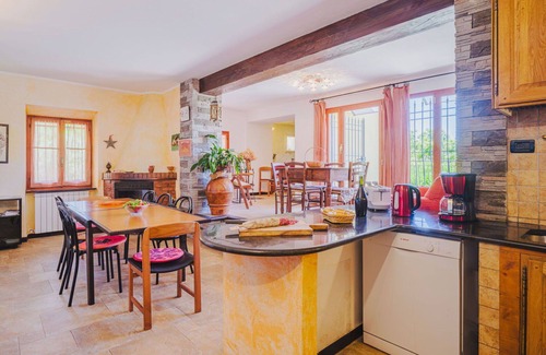 Velva Villa | Wonderful private villa for 14 guests with WIFI, TV and patio