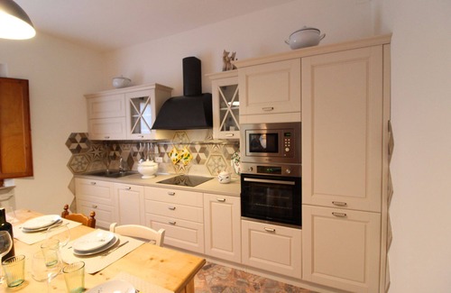 Le Piazze Villa | Wonderful private villa with WIFI, private pool, A/C, TV, balcony and pets allowed, close to Cor.