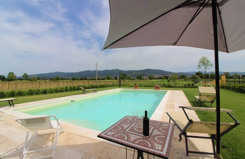 Le Piazze Villa | Wonderful private villa with WIFI, private pool, A/C, TV, balcony and pets allowed, close to Cor.