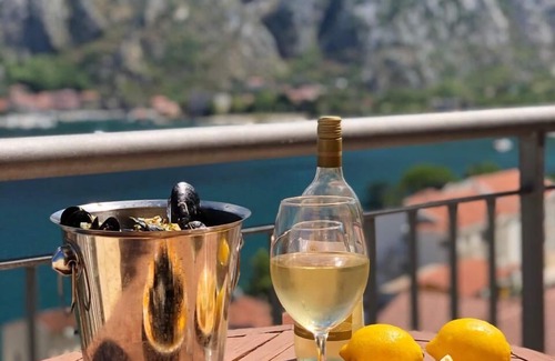 Muo Apartment | Wonderful 2 Bedroom Apartment With Beautiful Views Of The Bay Kotor