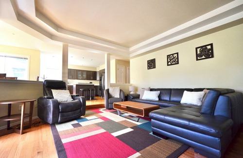 Kennydale House | Wonderful 4-bdrm, 2.5 bath home in Renton,15 min to Seattle,2 min to Coulon Park