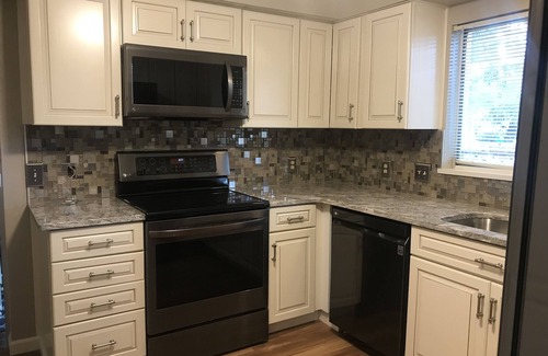 Oceanside House | Wonderful 5th Row w/Pool & Hot Tub, 2 Min walk to beach plus BRAND NEW KITCHEN!