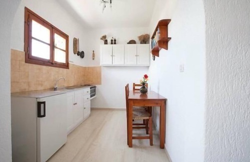 Istron Apartment | Wonderful Apartment in Istro with Common Pool and Mountain View