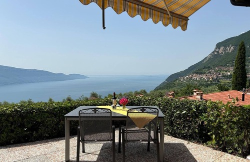 Oldesio Apartment | Wonderful apartment with large secluded terrace. Terrace and dream: Seebl.