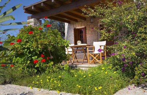 Kilada Cottage | Wonderful cottage next to the sea