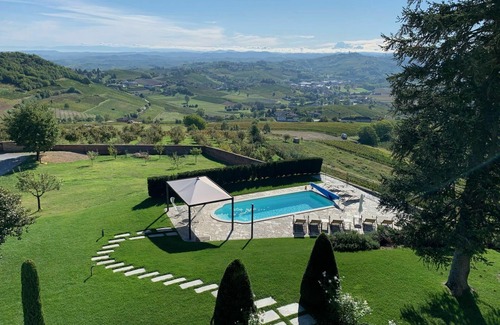 Costigliole d'Asti Villa | Wonderful private villa for 12 guests with A/C, WIFI, private pool, TV, patio and panoramic view