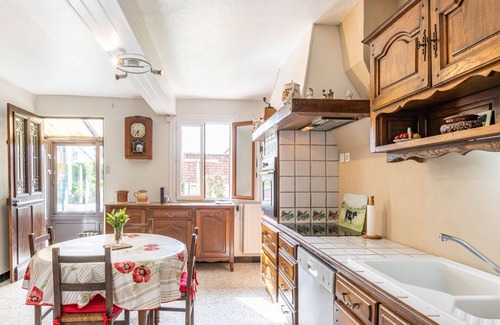 Mesnieres-en-Bray House | Wonderful private villa for 4 guests with WIFI, TV, terrace and pets allowed