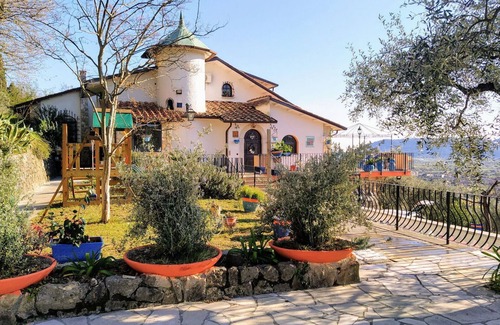 Castelnuovo Magra Villa | Wonderful private villa for 12 people with private pool, A/C, WIFI, TV, patio and panoramic view