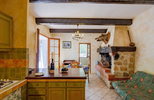 Regusse House | Wonderful private villa for 6 people with private pool, TV, patio and pets allowed