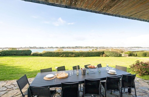 Saint-Philibert Villa | Wonderful private villa for 13 guests with WIFI, TV, terrace and pets allowed