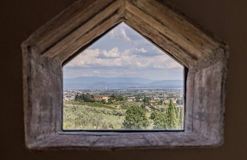 Carmignano Villa | Wonderful private villa with WIFI, A/C, pets allowed and panoramic view, close to Florence