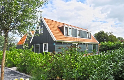 West-Graftdijk House | Wonderful private villa for 10 people with pool, WIFI, TV and terrace