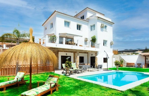 Mezquitilla Villa | Wonderful private villa with private pool, WIFI, A/C, TV, patio, panoramic view and parking