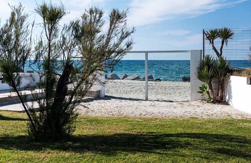 Torregrotta Villa | Wonderful private villa for 5 people with WIFI, hot tub, A/C, TV, terrace and panoramic view